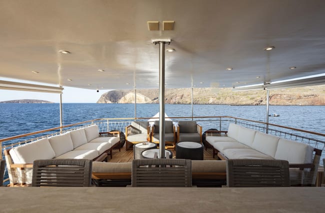 Exterior Lounge
